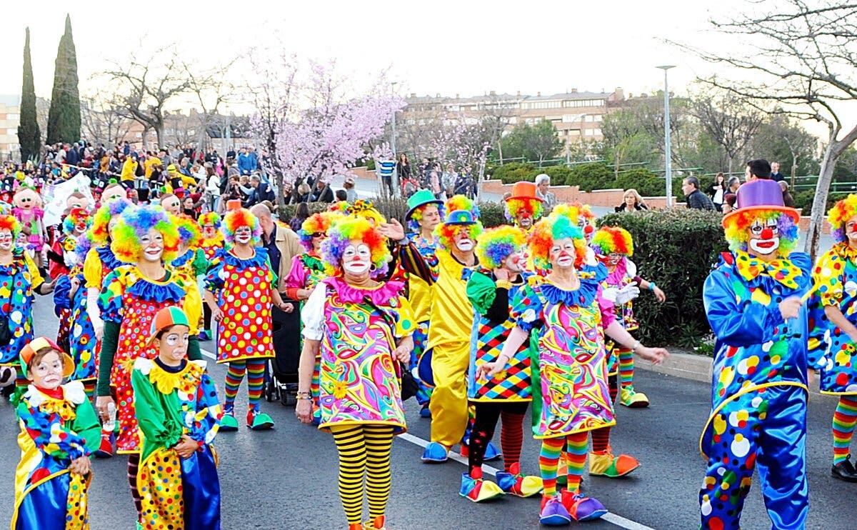 Un pasacalles multicultural, sardinas dulces y fiesta con djs en el Carnaval de Coslada