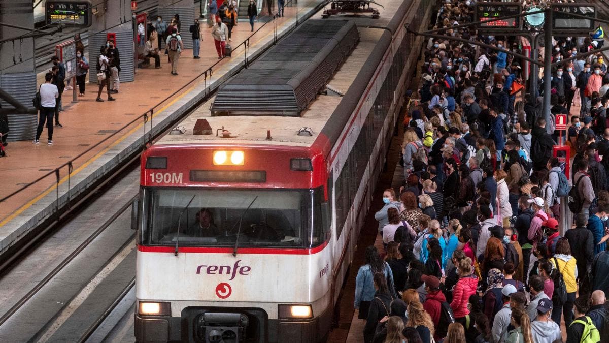 Madrid pide una reunión urgente al Gobierno por las incidencias en Cercanías 