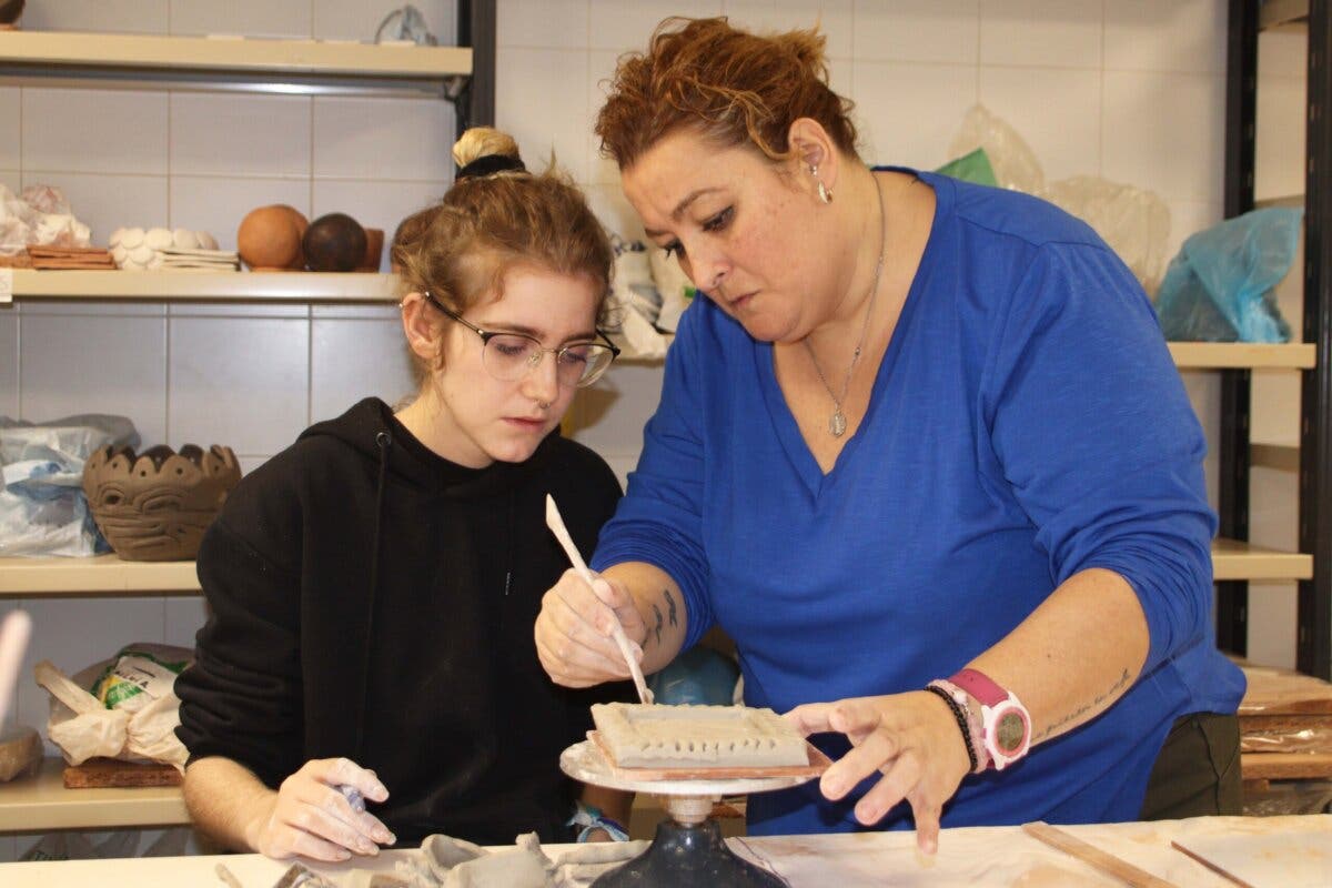 Talleres de cerámica como terapia para pacientes del servicio de Salud Mental del Hospital de Torrejón