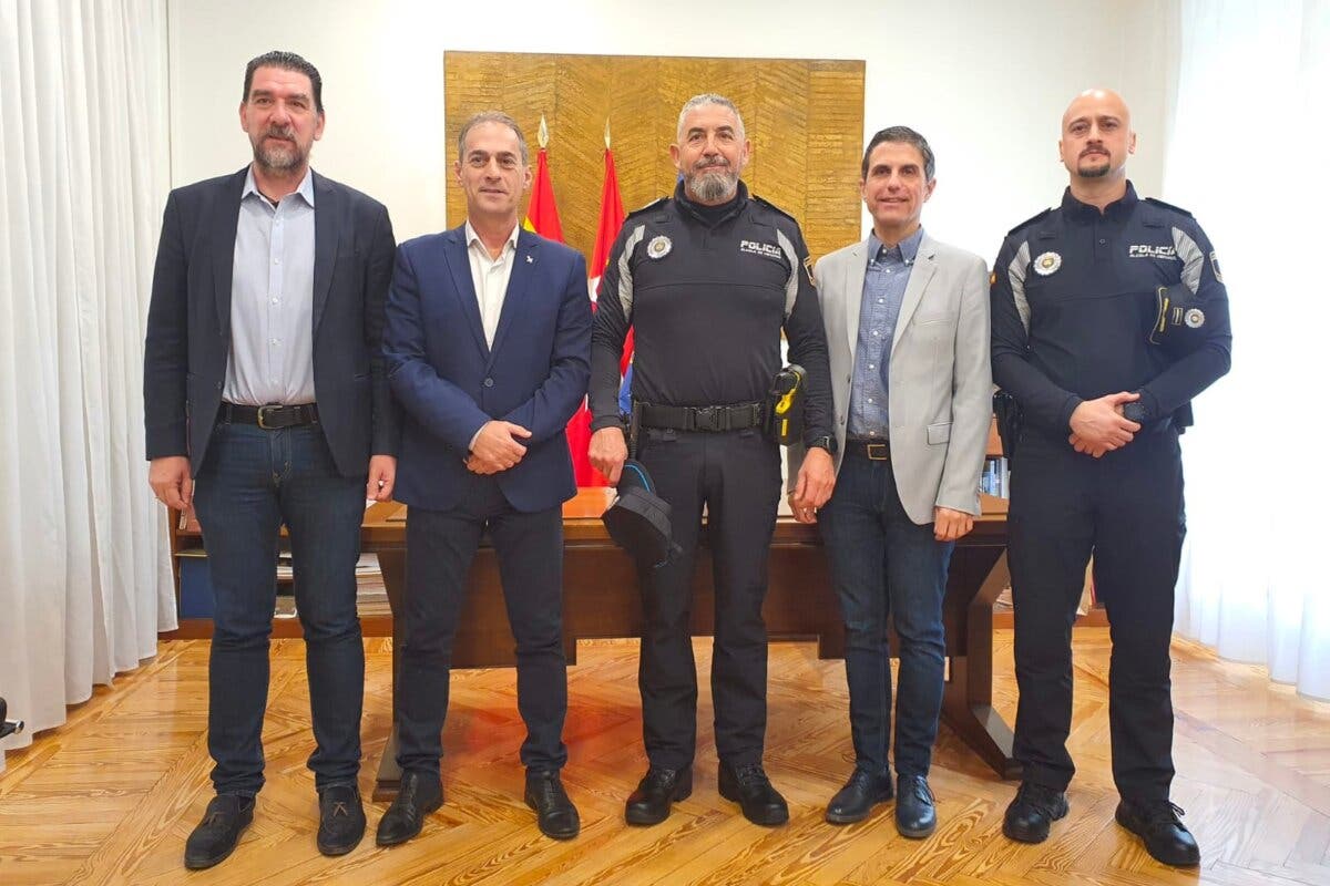 Alcalá de Henares: Un agente de la Policía Local colaboró en Turquía en las labores de rescate de personas atrapadas en edificios colapsados 