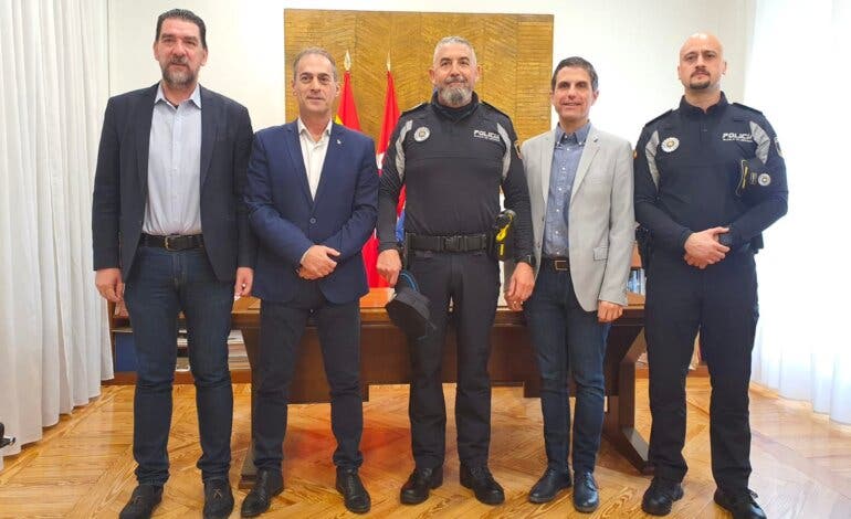 Alcalá de Henares: Un agente de la Policía Local colaboró en Turquía en las labores de rescate de personas atrapadas en edificios colapsados 