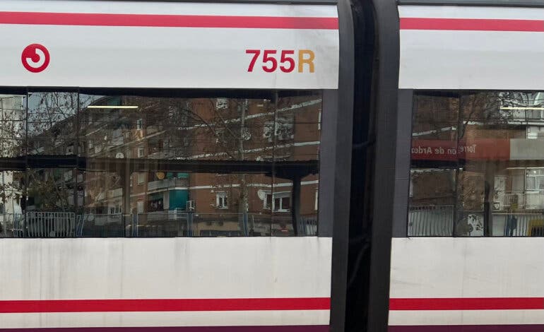 Susto en Cercanías por el alcance entre dos trenes entre Alcalá de Henares y Meco