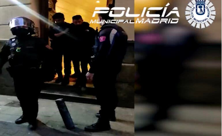 Detenido en Madrid un hombre que se atrincheró en su casa y amenazó con matar a su pareja 
