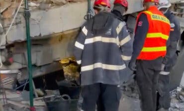 El ERICAM localiza a un superviviente entre los restos de un edificio en Turquía 