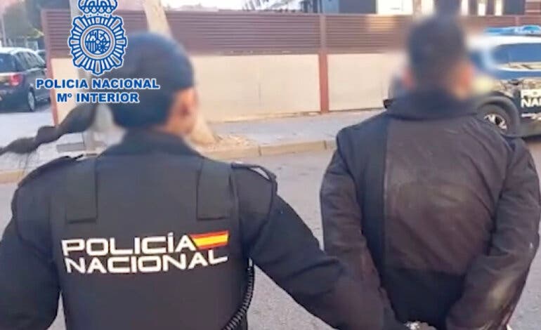 Encuentran en Paracuellos un paquete con droga falsa tras liberar a un hombre retenido en Madrid