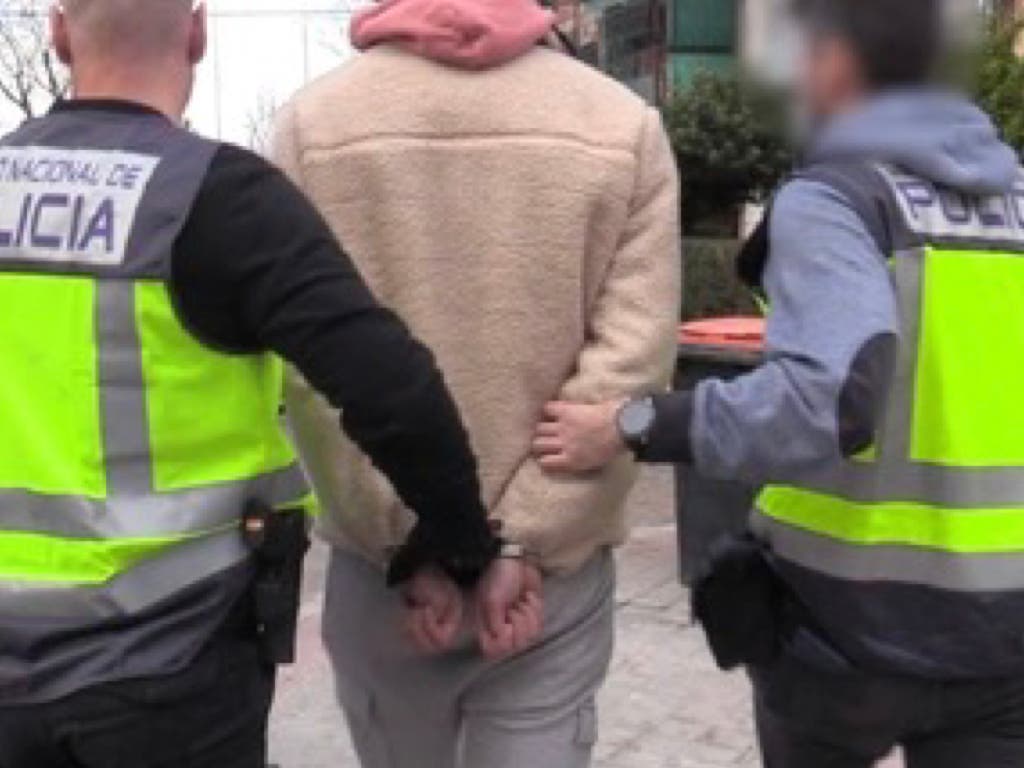 Detenido en Madrid un hacker de 19 años que estafó más de 600.000 euros a dos ayuntamientos