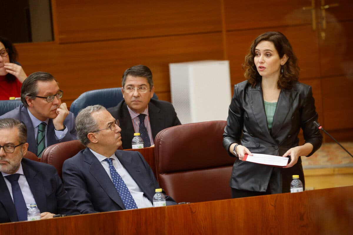 Ayuso anuncia novedades para el próximo curso escolar en Madrid: bajada de ratios en Secundaria, notas alfanuméricas y exámenes orales desde Primaria