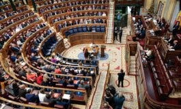 El Gobierno contra el Gobierno por una ley del Gobierno: El PSOE salva la reforma del sí es sí gracias al PP