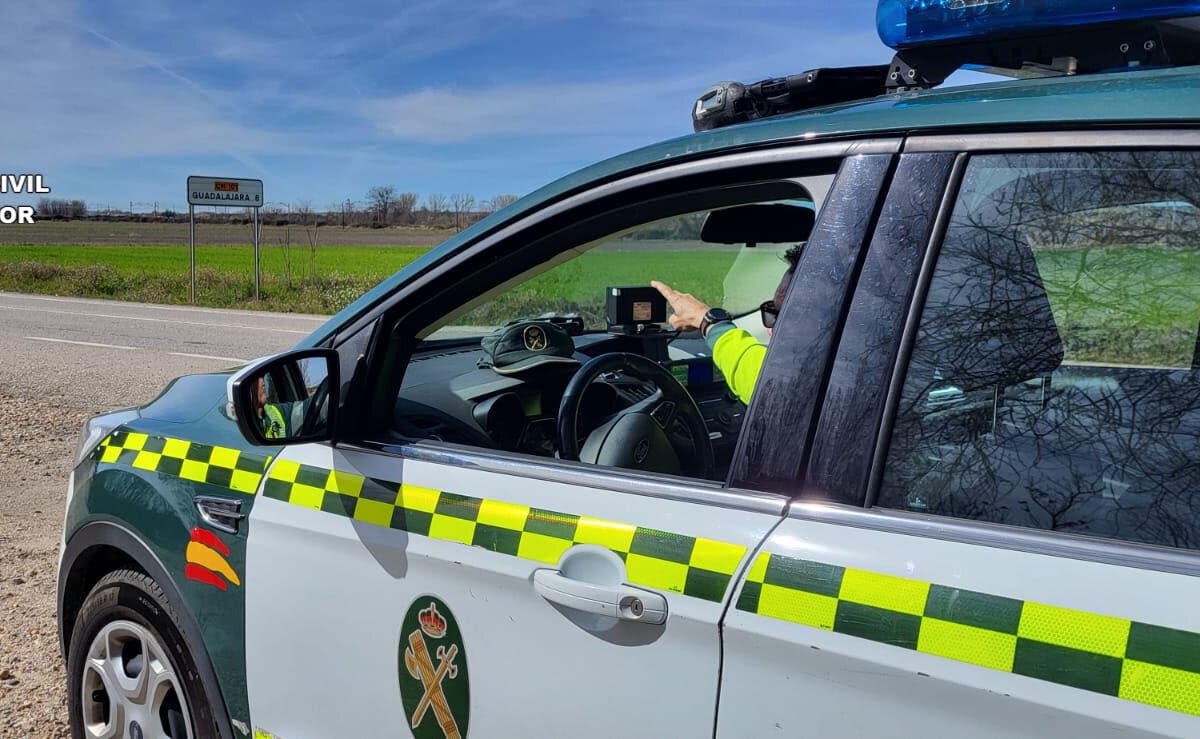 Investigan a un conductor que circuló a 186 km/h por una carretera de Guadalajara limitada a 90