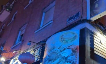 Un hombre recibe cinco puñaladas en un bar de Usera