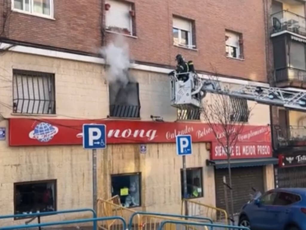 Muere una mujer en el incendio de una vivienda en Ciudad Lineal