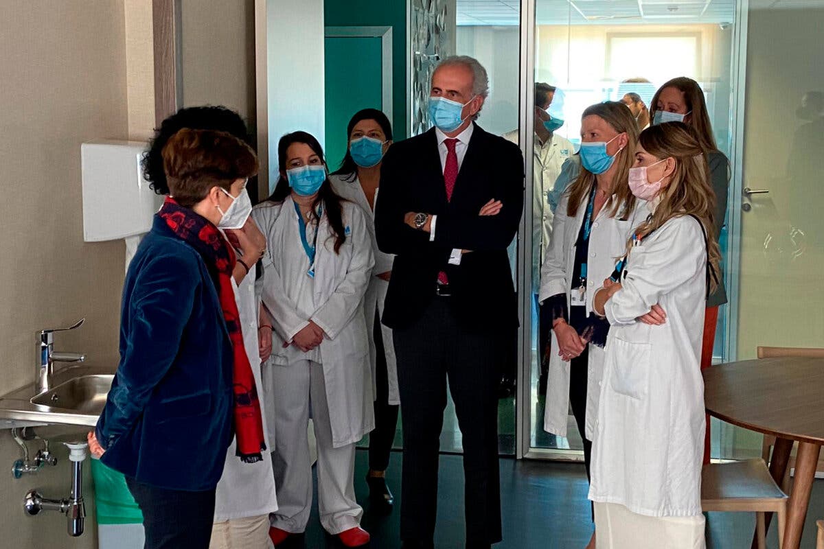 Ruiz Escudero visita la nueva planta de Hospitalización Psiquiátrica del Hospital de Torrejón 