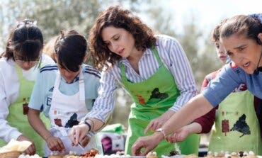 Ayuso protegerá como «bien de interés gastronómico» los callos a la madrileña, las palmeritas de Morata o las rosquillas de Alcalá