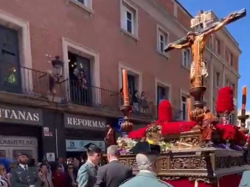 La emotiva «levantá» por la Guardia Civil en la Semana Santa de Guadalajara
