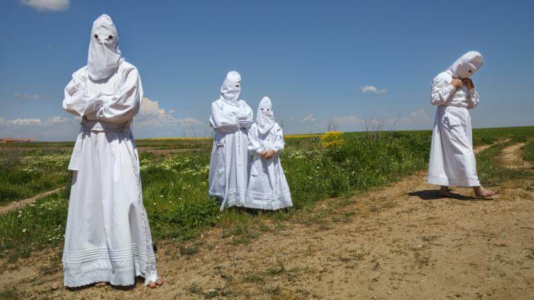 Alcalá de Henares acoge una exposición fotográfica sobre las fiestas tradicionales descritas en las obras de Cervantes