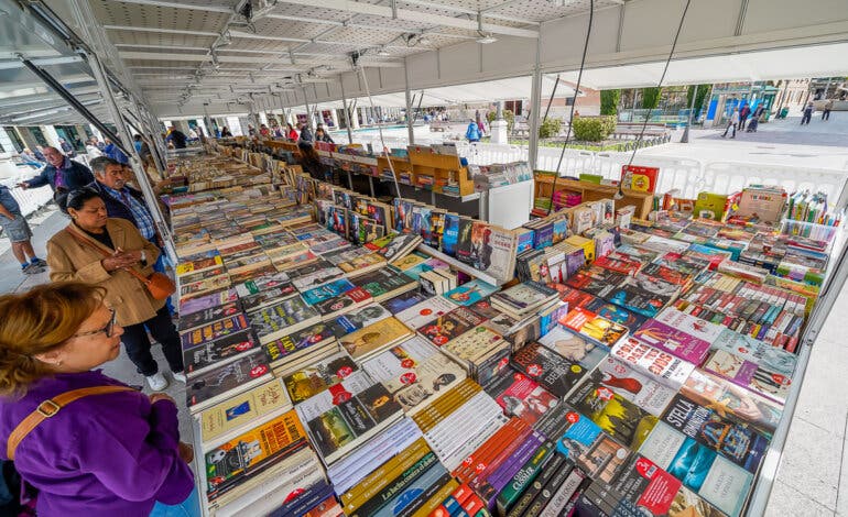 Feria del Libro de Ocasión, hasta el 2 de mayo en la Plaza Mayor de Torrejón
