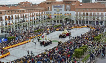 La Procesión del Encuentro pone el broche de oro a la Semana Santa de Torrejón