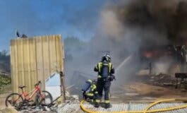 Un incendio arrasa varias chabolas en la Cañada Real