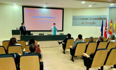 El Hospital de Torrejón celebra una mesa redonda sobre el desarrollo profesional en el servicio de Anestesiología