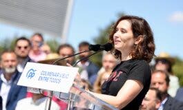 Ayuso critica la «caradura» de Sánchez: «Es veneno electoral para todos sus candidatos»