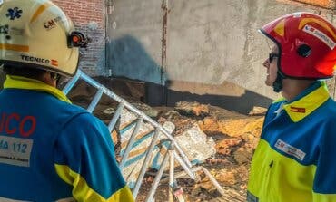 Dos obreros heridos, uno de ellos grave, tras caerles encima un muro de ladrillo en Madrid