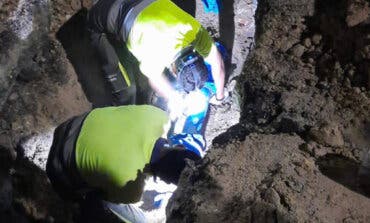 La rotura de una tubería por las obras de Metro dejó sin agua a varios vecinos de San Fernando de Henares