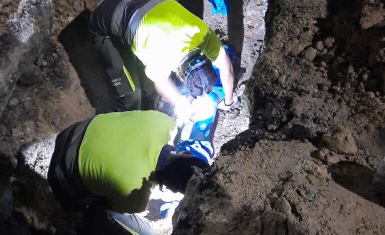 La rotura de una tubería por las obras de Metro dejó sin agua a varios vecinos de San Fernando de Henares