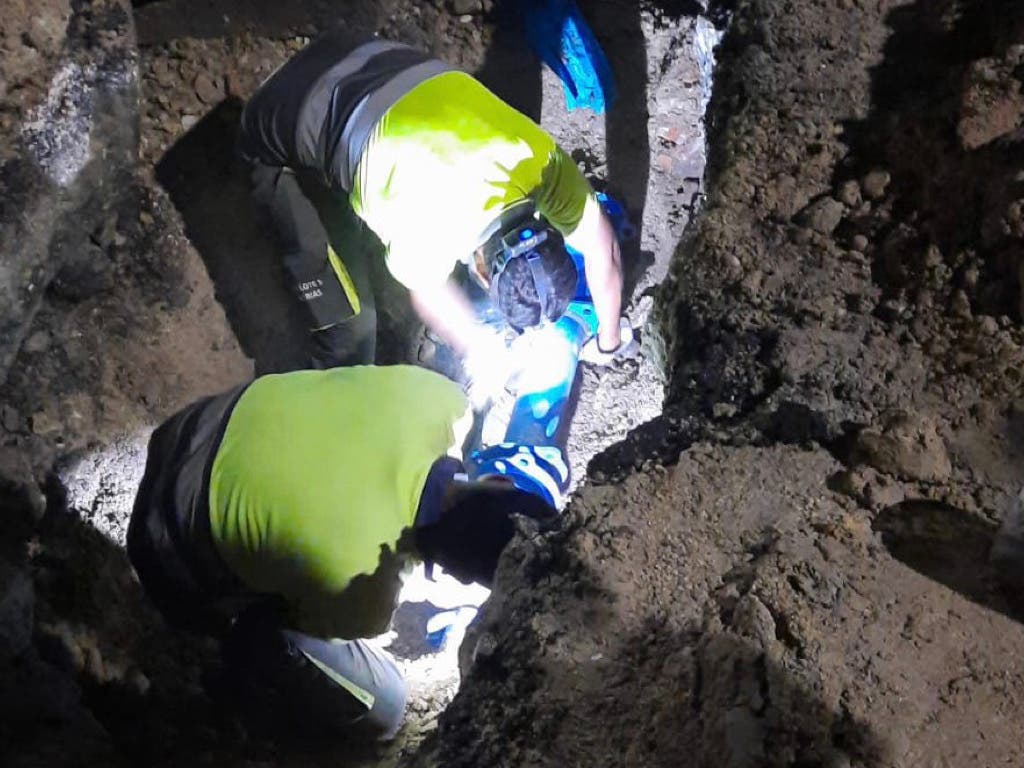 La rotura de una tubería por las obras de Metro dejó sin agua a varios vecinos de San Fernando de Henares