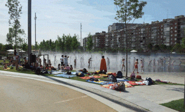 Madrid adelanta a este viernes la apretura de la playa de Madrid Río y las piscinas municipales abrirán el 13 de mayo