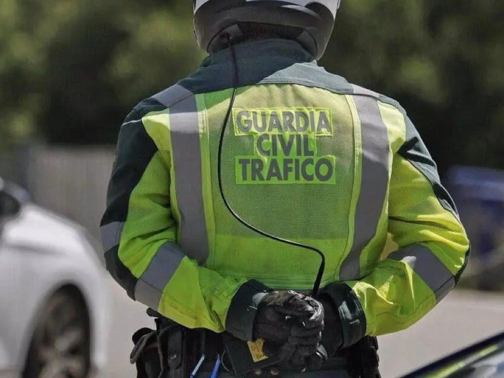 Detenido un camionero en la A-1 por multiplicar pos seis la tasa de alcoholemia  