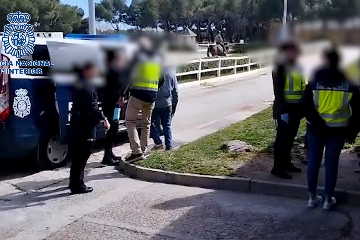 Detenidas 17 personas en una operación contra la explotación laboral en centros hípicos de Madrid 