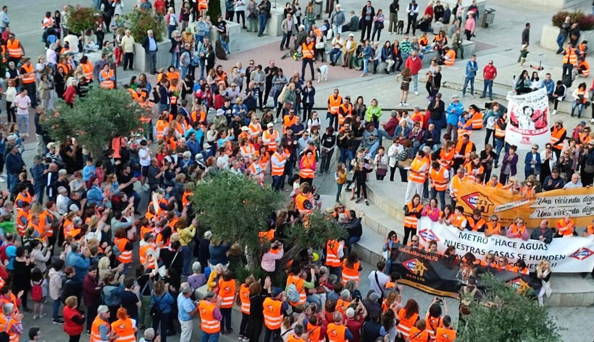 La Comunidad anuncia el pago de las primeras indemnizaciones a los afectados por Metro en San Fernando que volvieron a manifestarse  