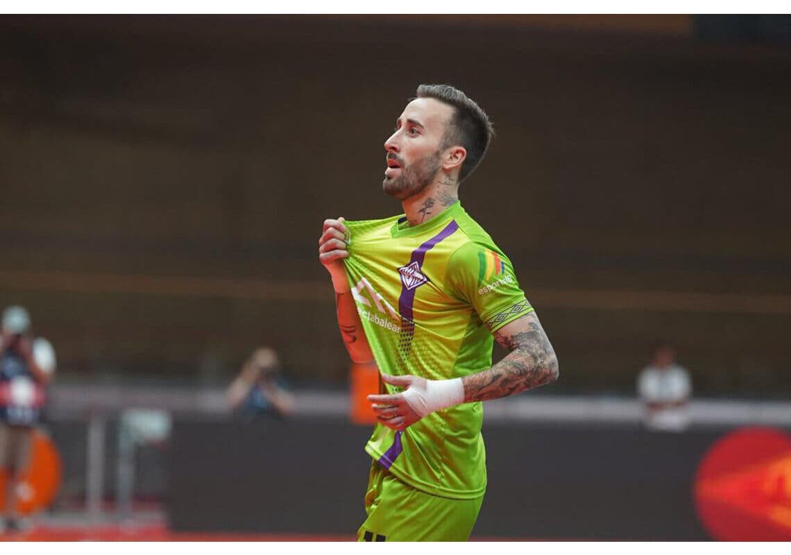 Torrejón de Ardoz: El torrejonero Mario Rivillos, campeón de Europa de fútbol sala con Palma Futsal