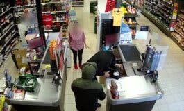 Detenido uno de los atracadores de un supermercado en Serracines