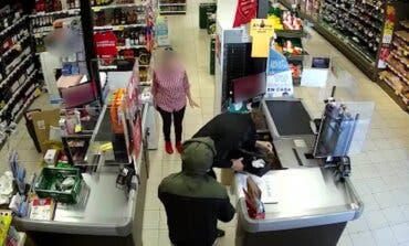 Detenido uno de los atracadores de un supermercado en Serracines