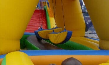 Heridos cinco niños tras salieron volando un castillo hinchable en Toledo