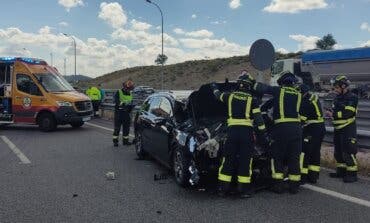 Cuatro heridos al embestir un coche a otro parado en la M-50