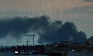 Un simulacro en la base aérea de Torrejón de Ardoz genera una gran columna de humo