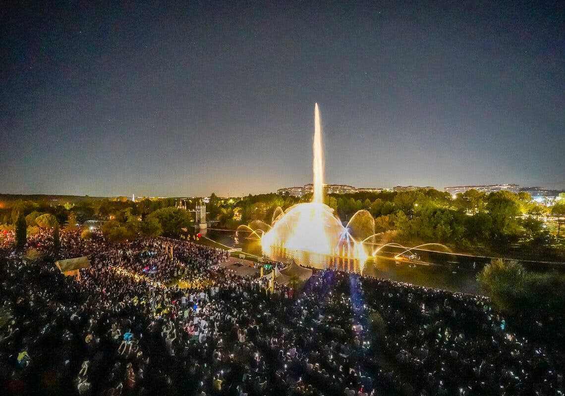 Agua, luz y sonido en las noches de verano del Parque Europa de Torrejón de Ardoz