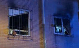 Un incendio en un edificio de Usera deja 18 personas intoxicadas por humo 