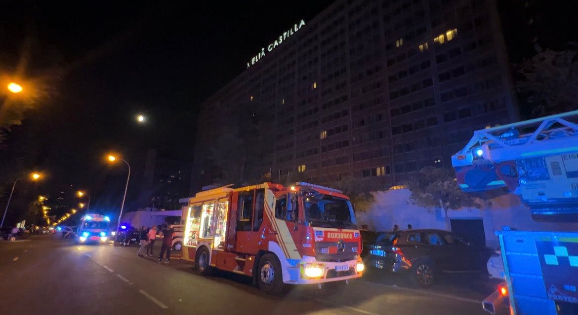 Tres heridos por intoxicación de humo en el incendio de un hotel en Madrid 