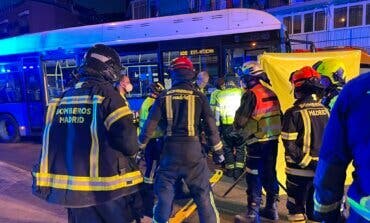 Herido grave un hombre de 50 años tras ser atropellado por un autobús de la EMT