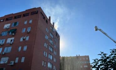 Herido grave con quemaduras en el incendio de una vivienda en Puente de Vallecas