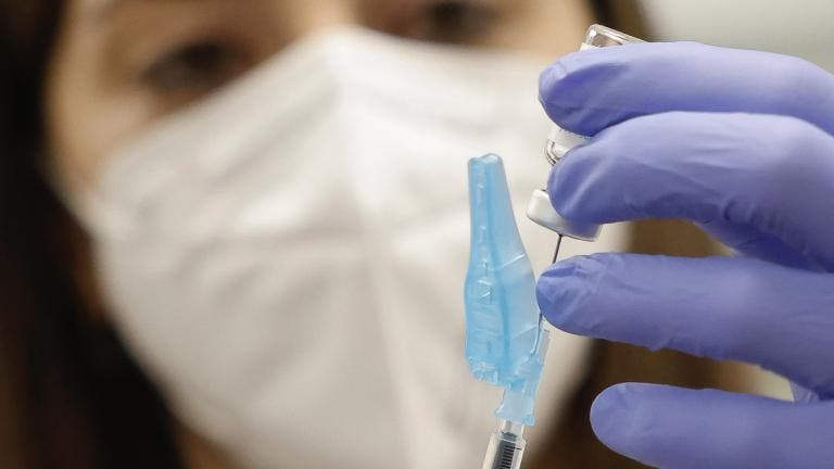 La Comunidad adquiere 1,6 millones de dosis de vacunas para la próxima campaña contra la gripe
