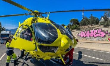 Herido grave un motorista al chocar contra una mediana en la A-6