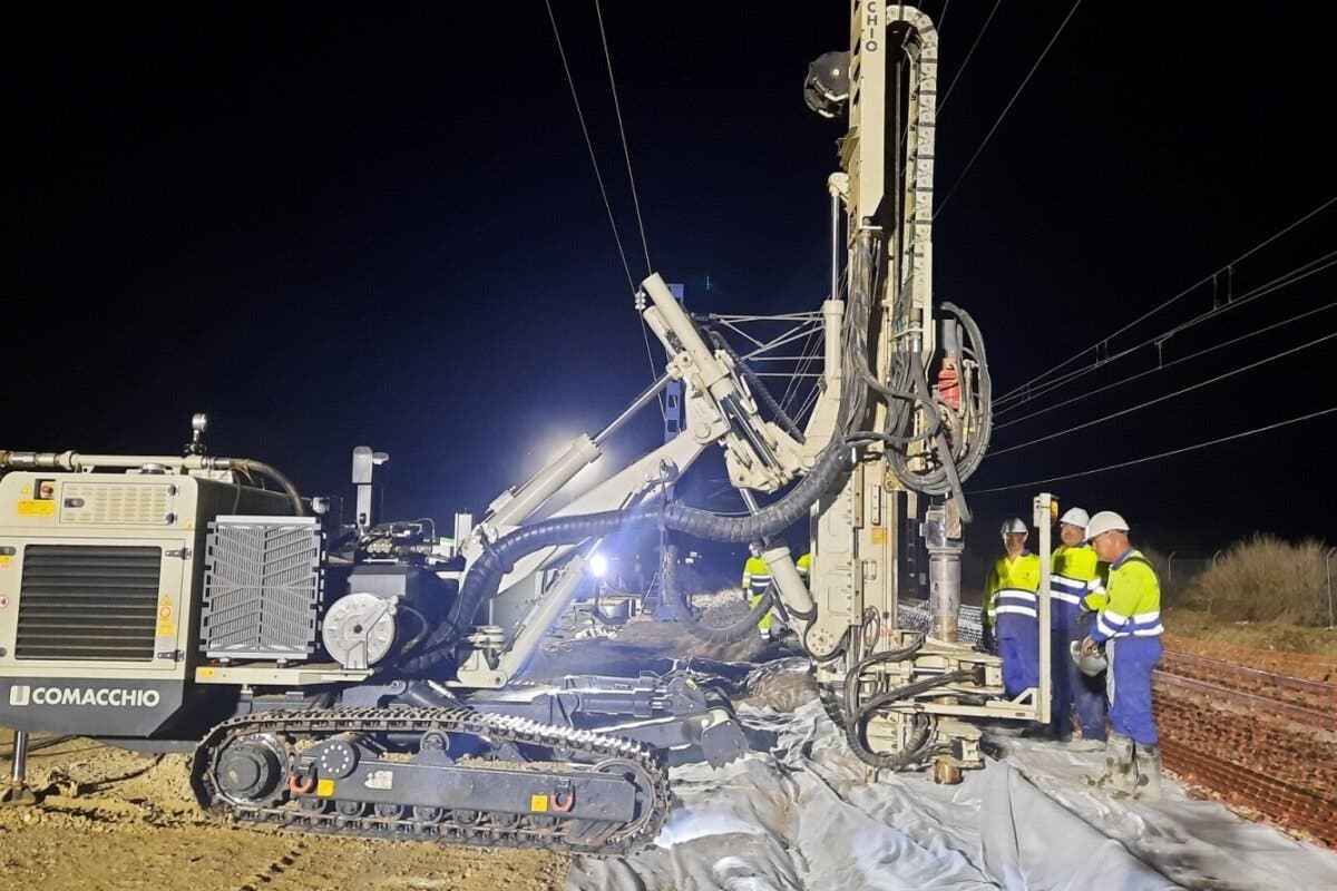 Adif lleva a cabo trabajos nocturnos de mantenimiento de la infraestructura ferroviaria en el Corredor del Henares 
