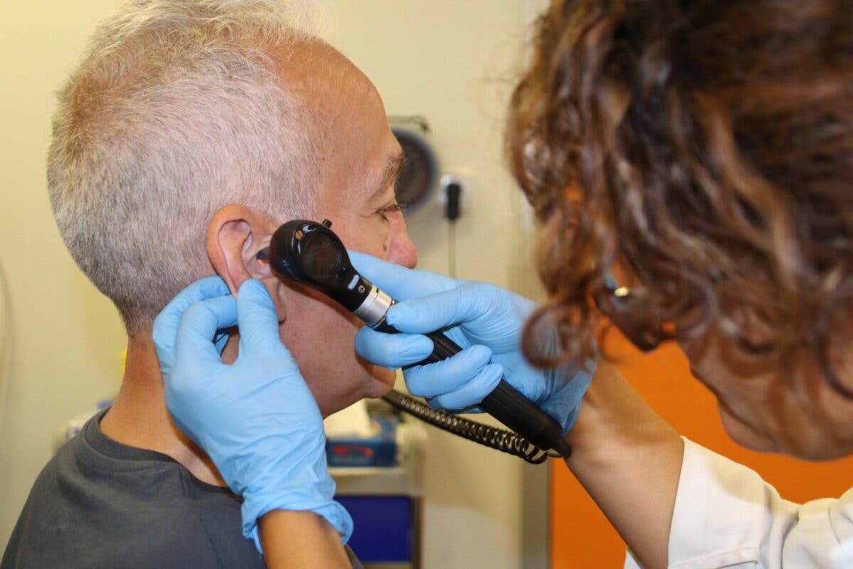 Otorrinos del Hospital de Torrejón advierten de los daños auditivos por cambios de presión durante el buceo, submarinismo o la apnea