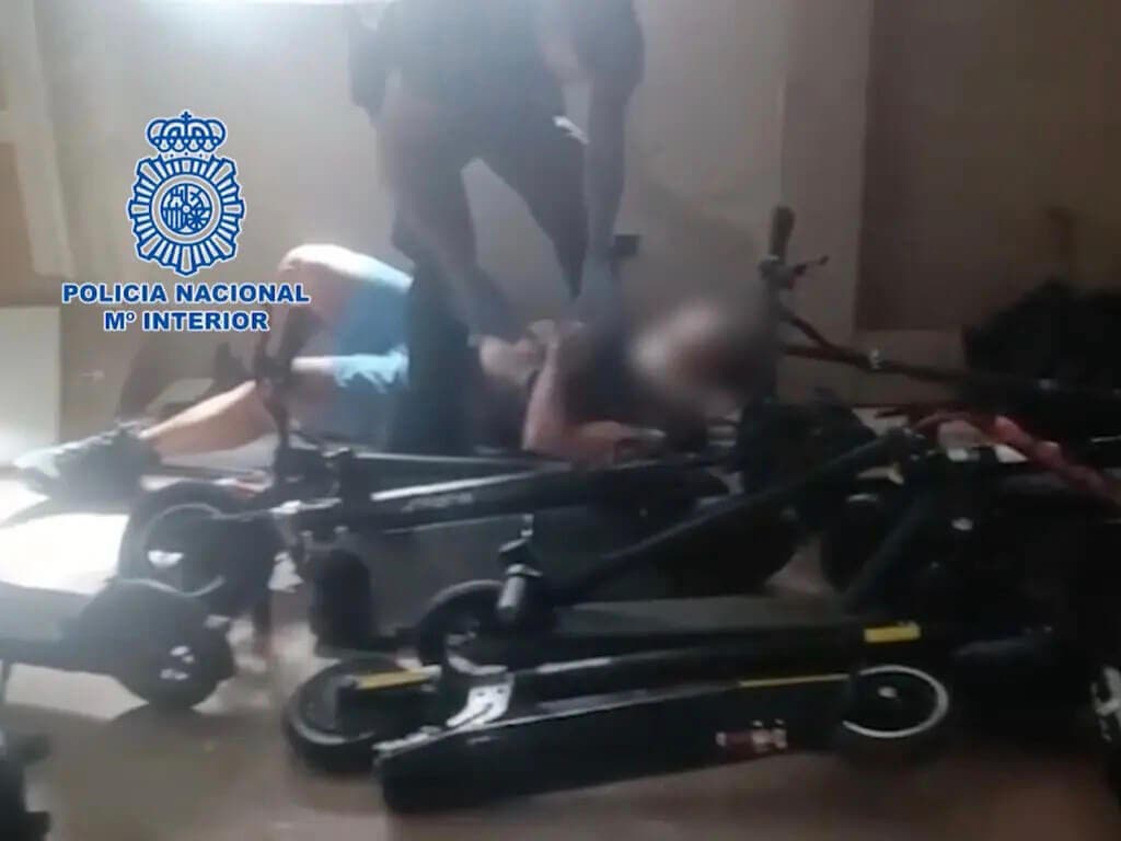 Detenido en Madrid tras robar 40 patinetes eléctricos y fingir su propio secuestro 