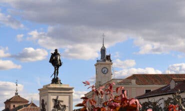 Rutas para descubrir la Plaza de Cervantes de Alcalá de Henares y las de otros de cinco municipios madrileños
