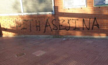 Aparecen pintadas contra la alcaldesa en la Plaza de Toros de Alcalá de Henares